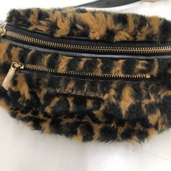Michael Kors Cheetah Faux Fue Belt Bag
