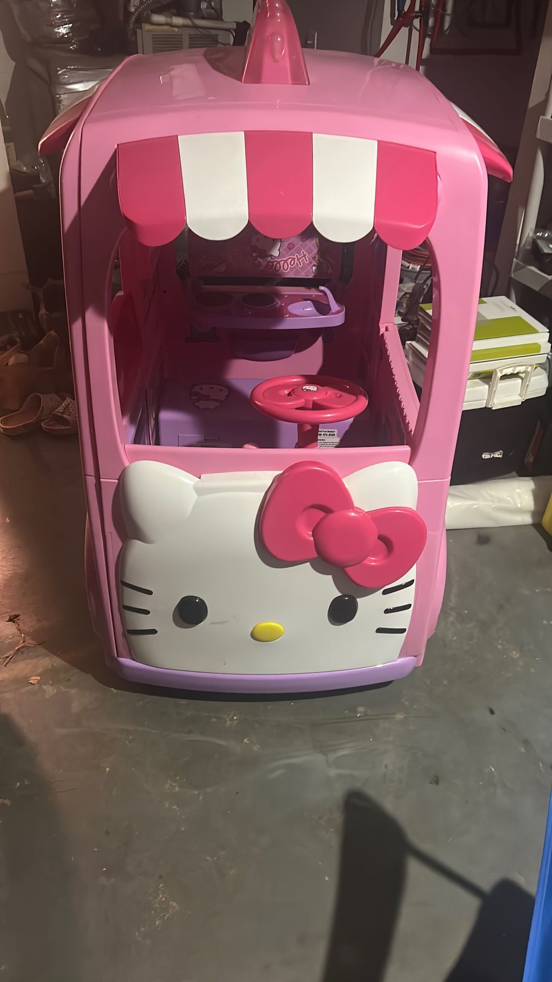 Hello Kitty Car