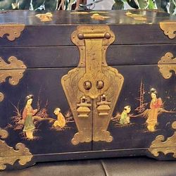 Vintage Asian Jewelry Box Mother of Pearl Geishas Black Lacquer Wood & Brass