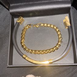 gold braclet