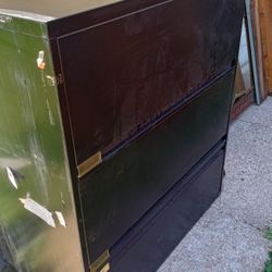 Metal Tall File Cabinet Good Condition $45.00