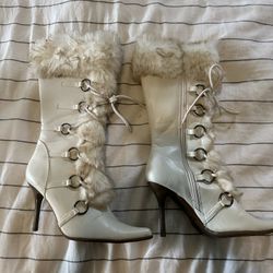 2000s Boots With The Fur