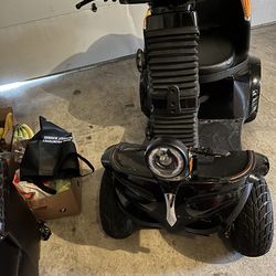 Electric mobility scooter