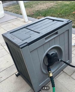 Suncast Aquawinder self-winding hose reel.