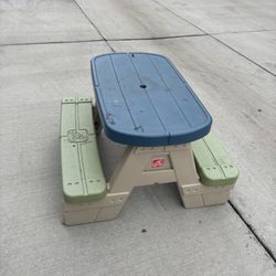 toddler table 