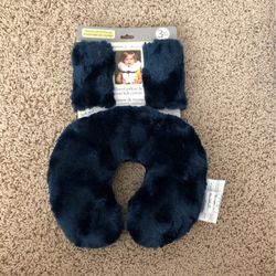 Brand New “Blankets & Beyond” Baby/Toddler Travel pillow & seat belt covers - fuzzy blue