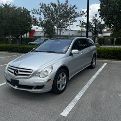 Mercedes R(contact info removed)