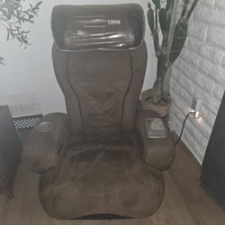 iJoy 250 series Sharper Image Recliner

Massage chair  