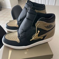 Jordan OG 1s Black And Gold 
