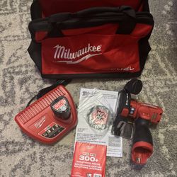 Milwaukee Cut Off Tool 