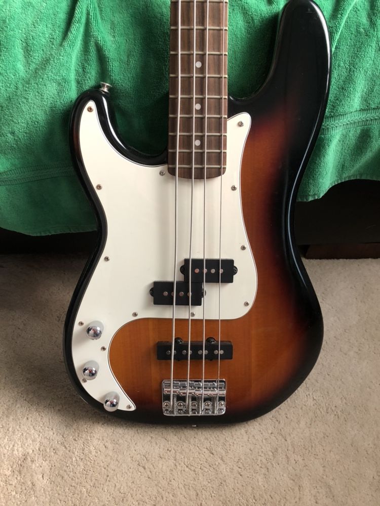 Perfect Condition Fender P-Bass by Squier -LEFTY