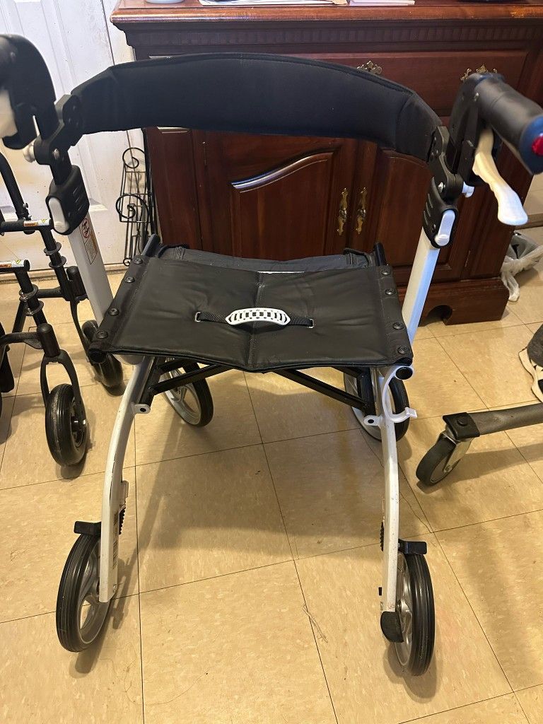 Nitro drive 4 wheel rollator
