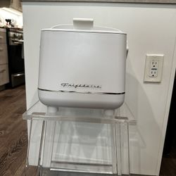Frigidaire Travel Mini Fridge 