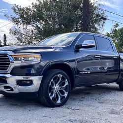 2019 Ram - 1500 crew cab - Laramie Longhorn