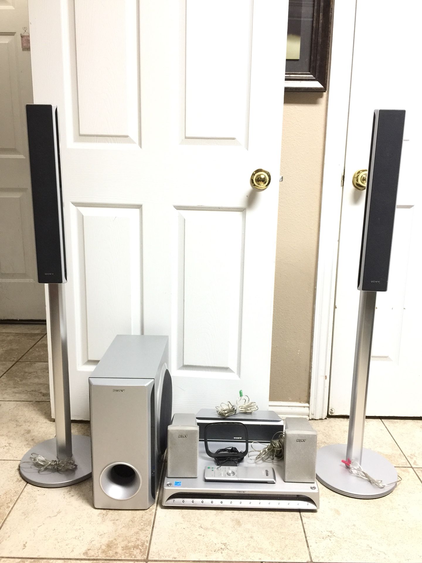 Sony DAV-FX80 5-Disc DVD Surround Sound System