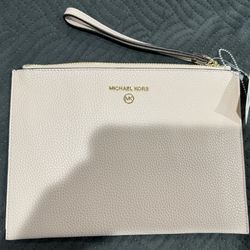 Michael Kors  XL  Zip Clutch Wristlet Bag Soft Pink