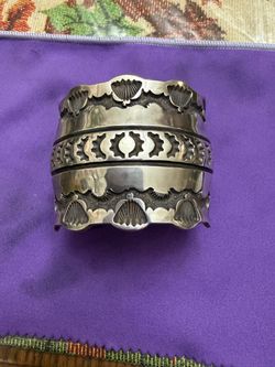 Marc Antia Cuff