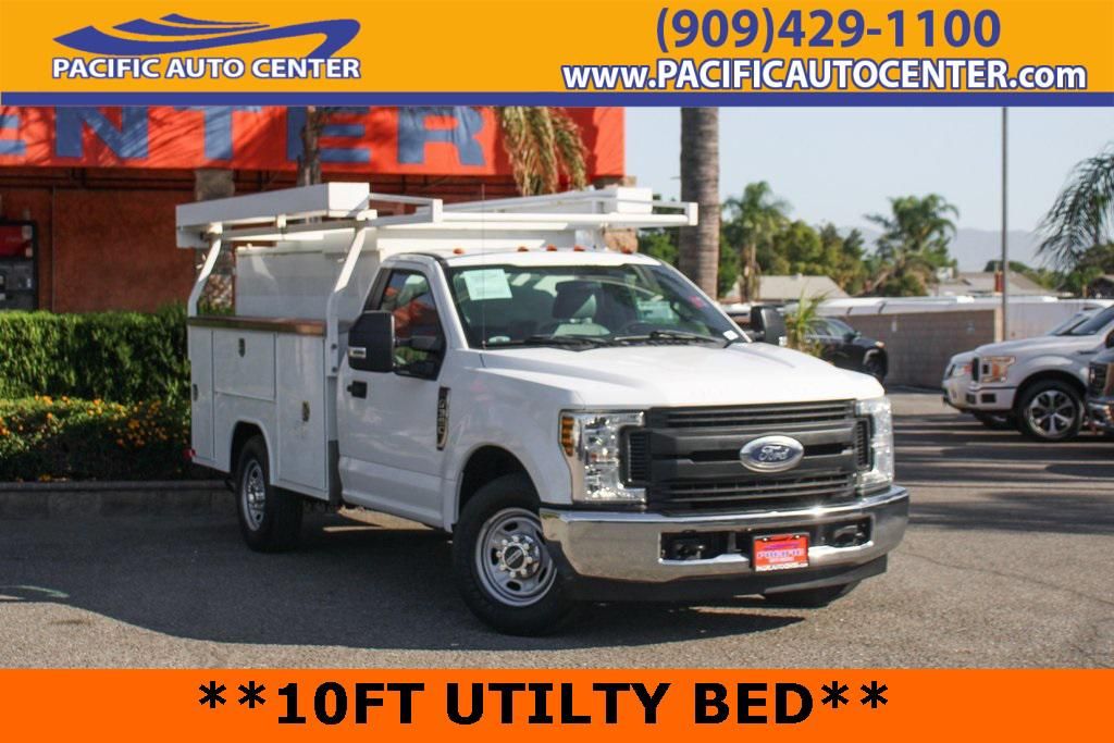 2018 Ford F-350 Chassis