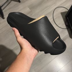 yeezy slide 
