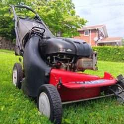 Snapper 21" Hi-Vac RWD Self-Propelled Lawn Mower