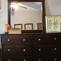 Dresser & Mirror