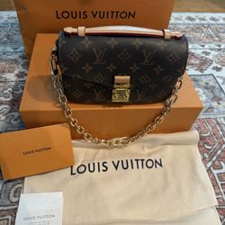 Louis Vuitton Pochette Métis East West Bag 