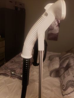 Clothes steamer