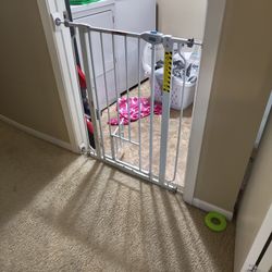 Carlson Pet Gate With Door