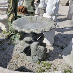 Concrete Swan Birdbath / Cement Stone Backyard Garden Outdoor Birdbath 