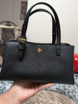 TORY BURCH SMALL PURSE !!