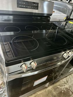 Frigidaire - 30 in. Wide 5 elements 5.3 Cu. Ft. in Stainless Steel