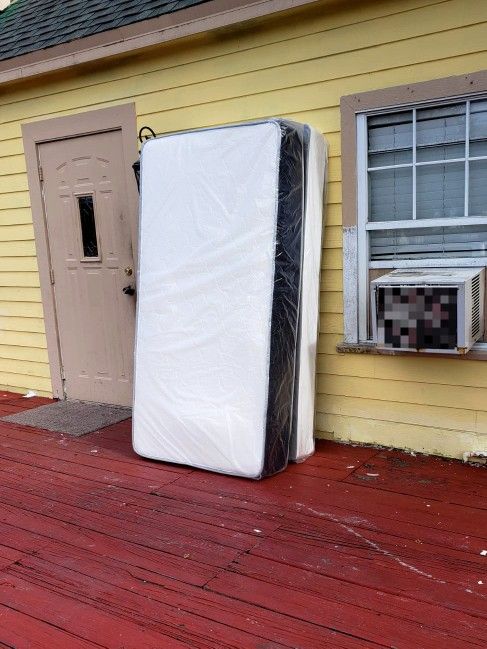 NEW TWIN MATTRESS. Bed frame is not available. Take it home the same day π