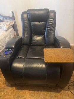 Black Leather Home Theater Recliner