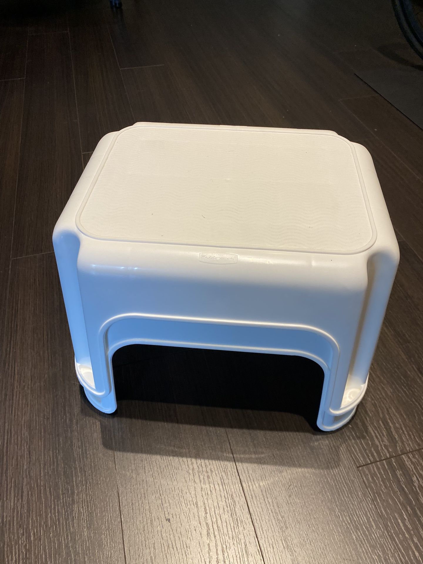 Rubbermaid Step Stool