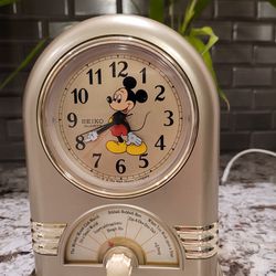 Vintage Seiko Disney 7 Tune Alarm Clock 