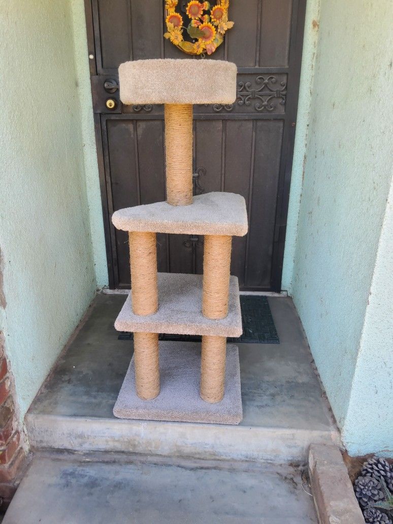 Cat Tree 46 Inchs Tall