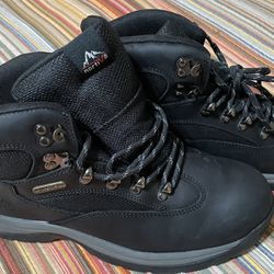 NEW Men’s Hiking Boots  Size 9.5