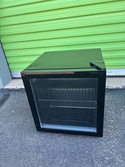 Mini fridge/wine cooler ‼️Delivery‼️