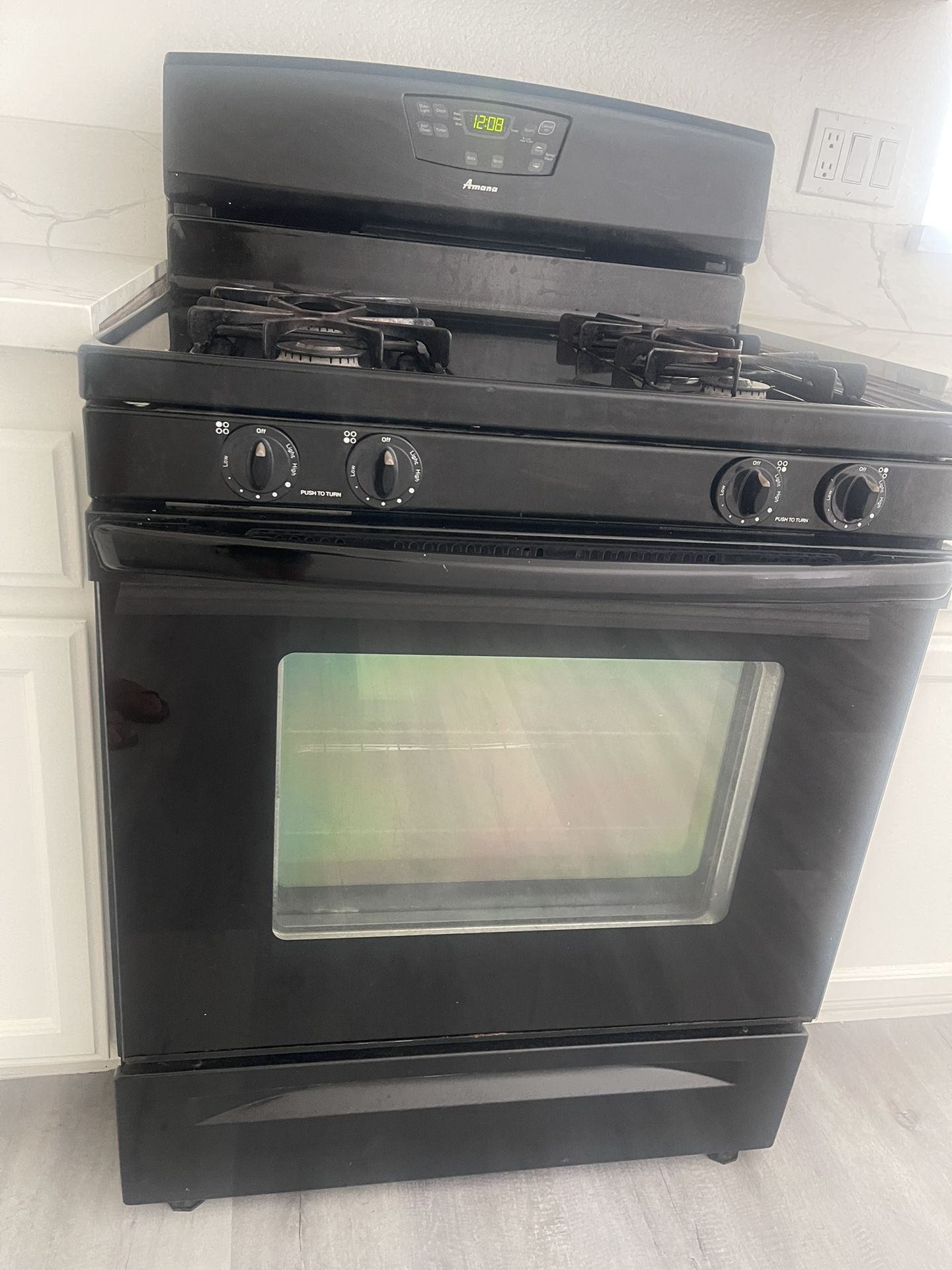 Stove, Microwave, Dishwasher Package Deal Freee!