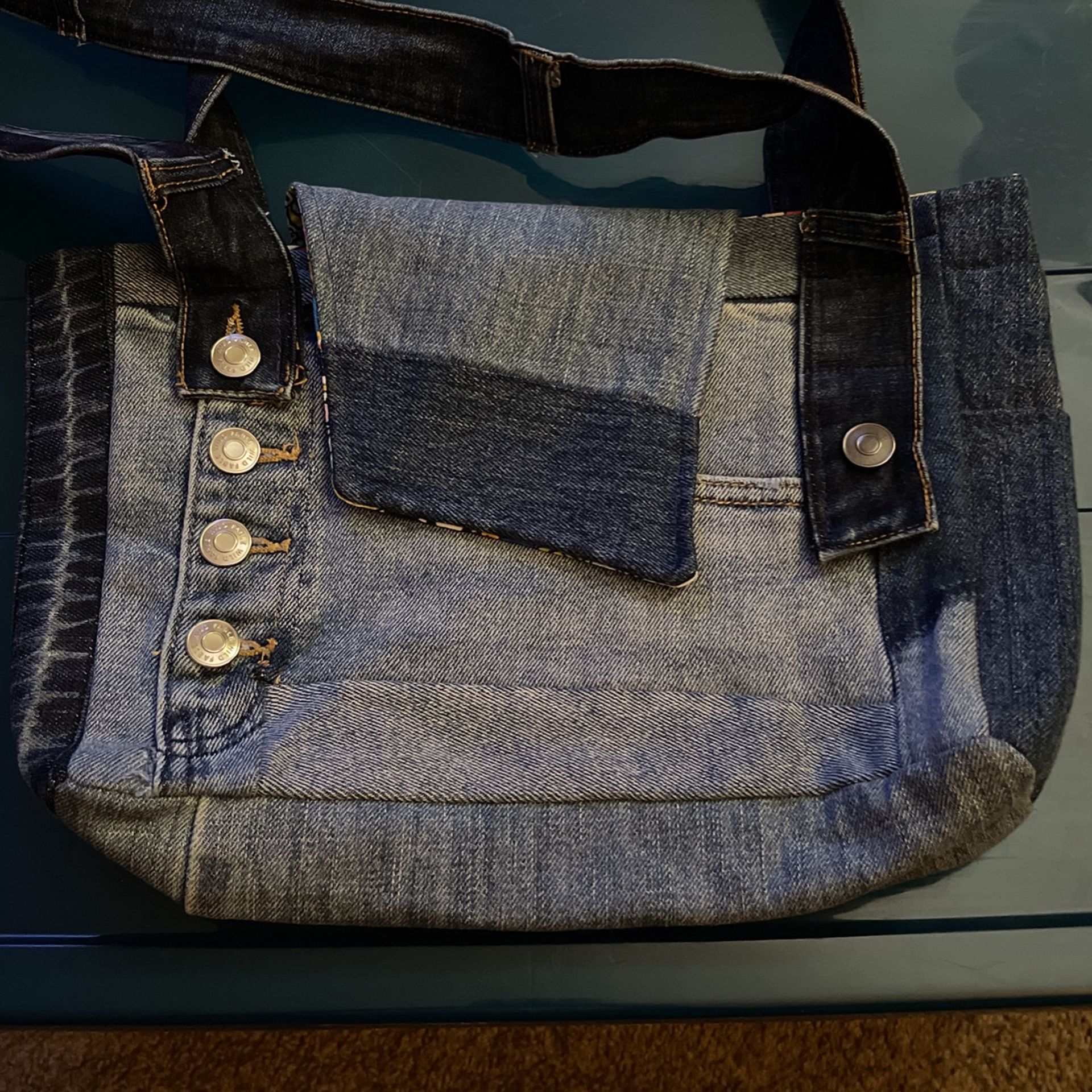 Demin Purse With Hello Kitty And Friends Print On The Inside