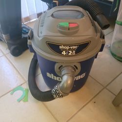 shop vac 4 gallon 2hp portable wet dry vacuum from NON-SMOKING NON-PET OWNING HOME