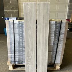 Waterproof Luxury Vinyl Plank LVP Light Gray Flooring