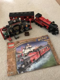 Lego Harry Potter hogwarts express train station set retired