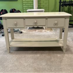 Bassett Sofa Table 
