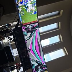 HP Gaming PC with 3 Samsung Monitors