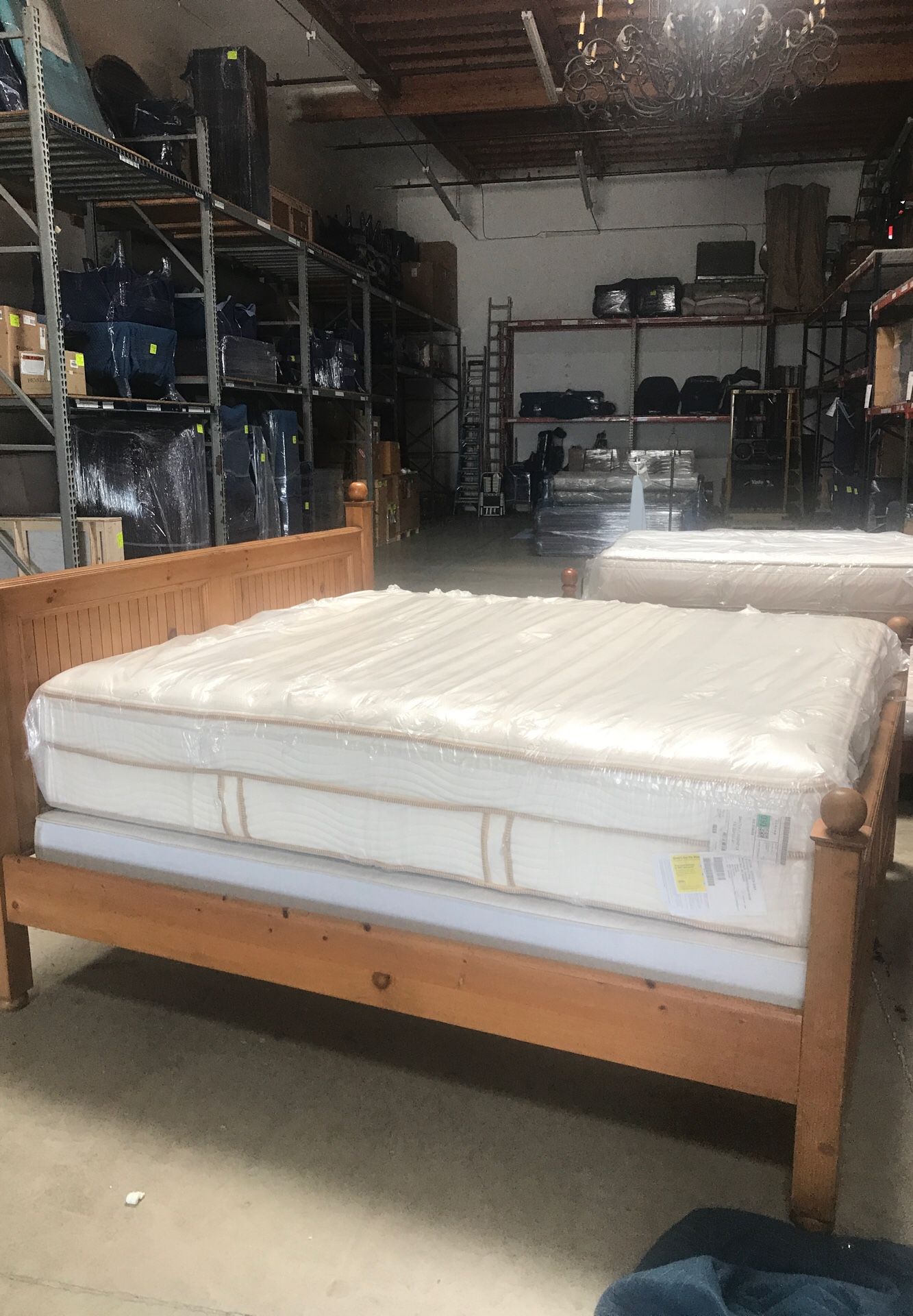 Saatva Luxury Firm Cal King & King Mattress for Sale in San Diego, CA
