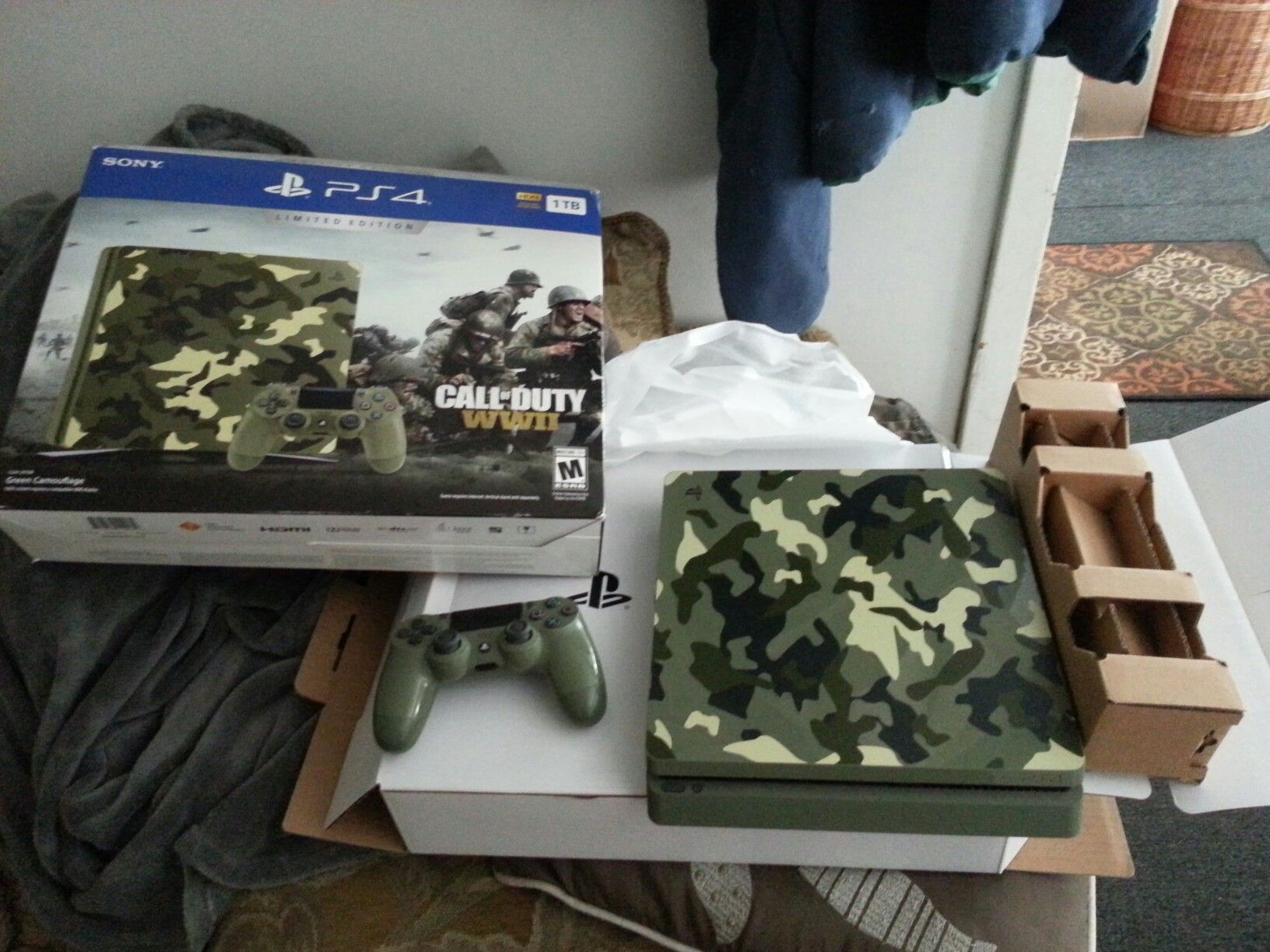 Limited edition PS4 camouflage 1tb with games 275 o.b.o