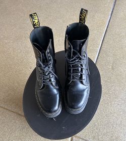 Dr. Martens Women’s Boots Size 10