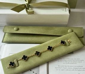 Vintage Van Cleef & Arpels Alhambra in Black