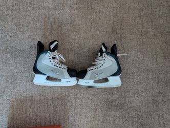 Nike Quest V-2 Hockey Skates